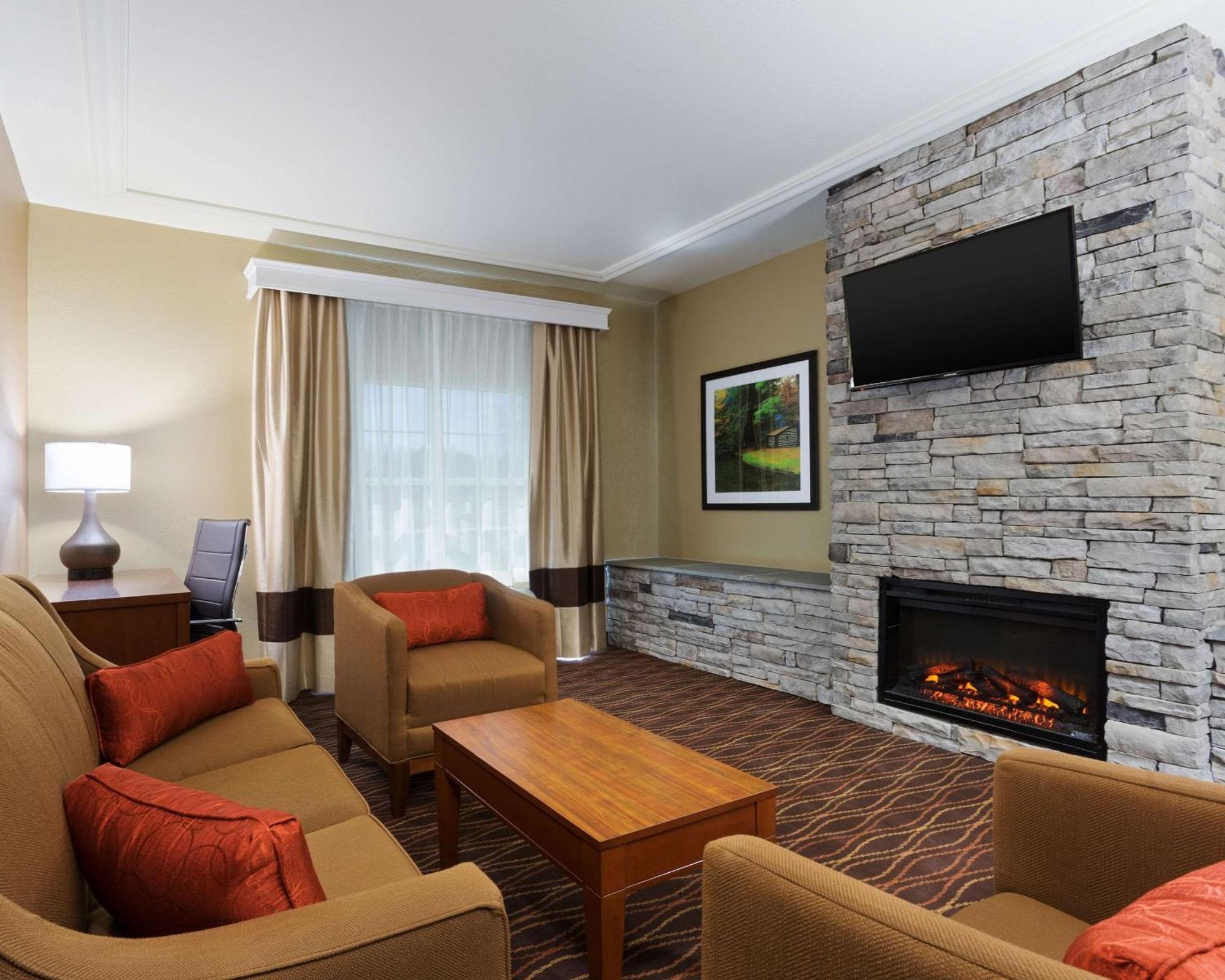 Comfort Suites Дюбуа Экстерьер фото