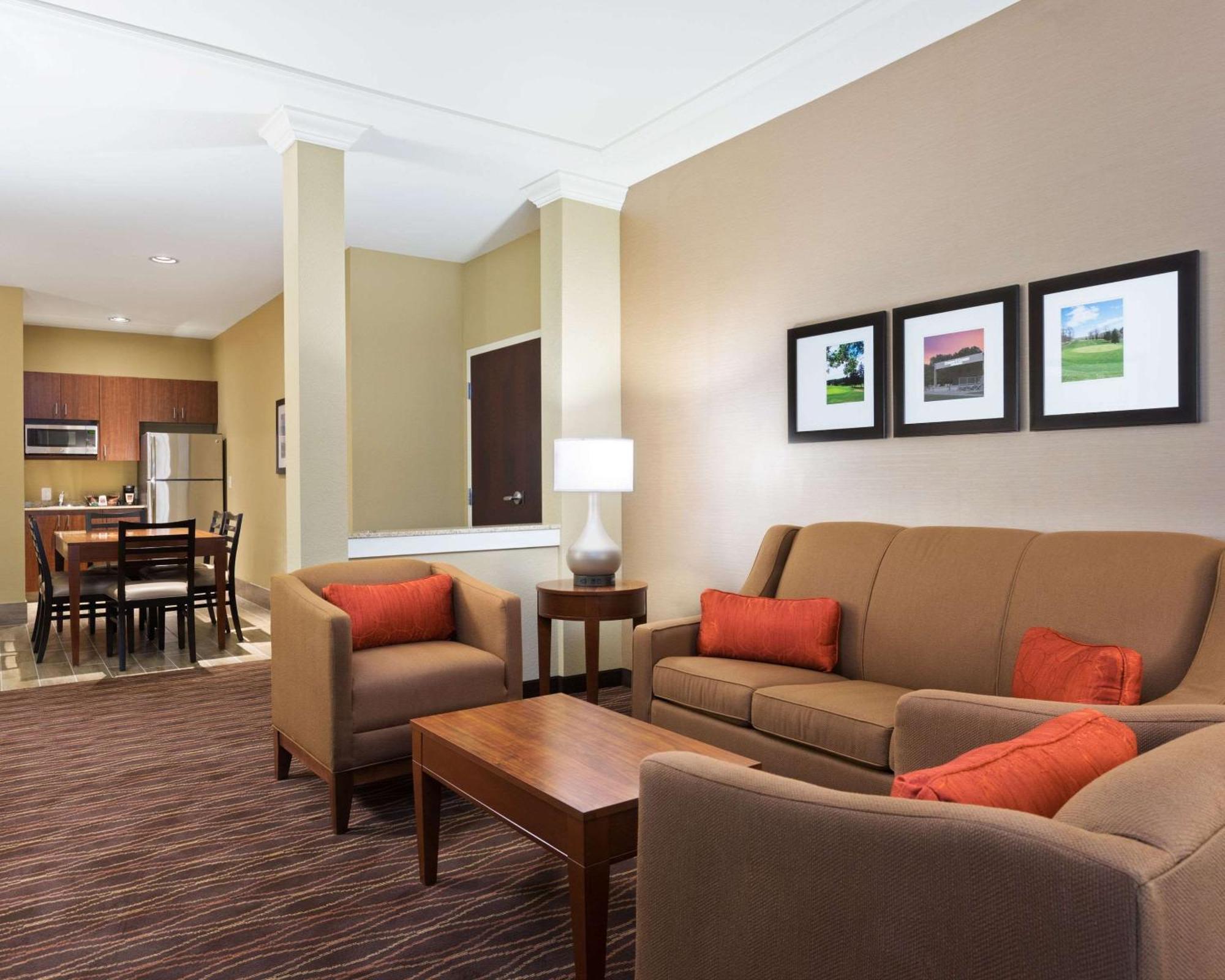 Comfort Suites Дюбуа Экстерьер фото