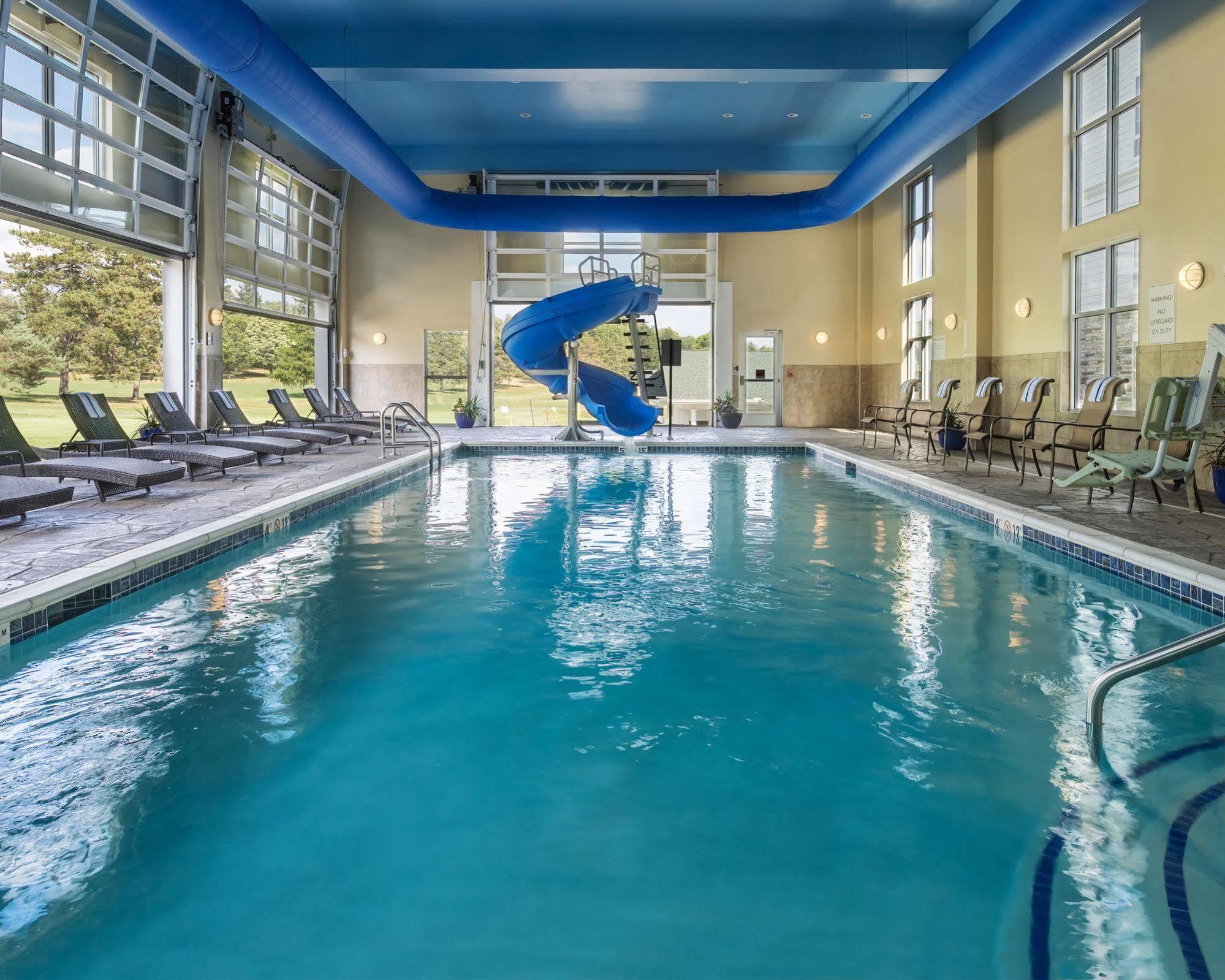 Comfort Suites Дюбуа Экстерьер фото