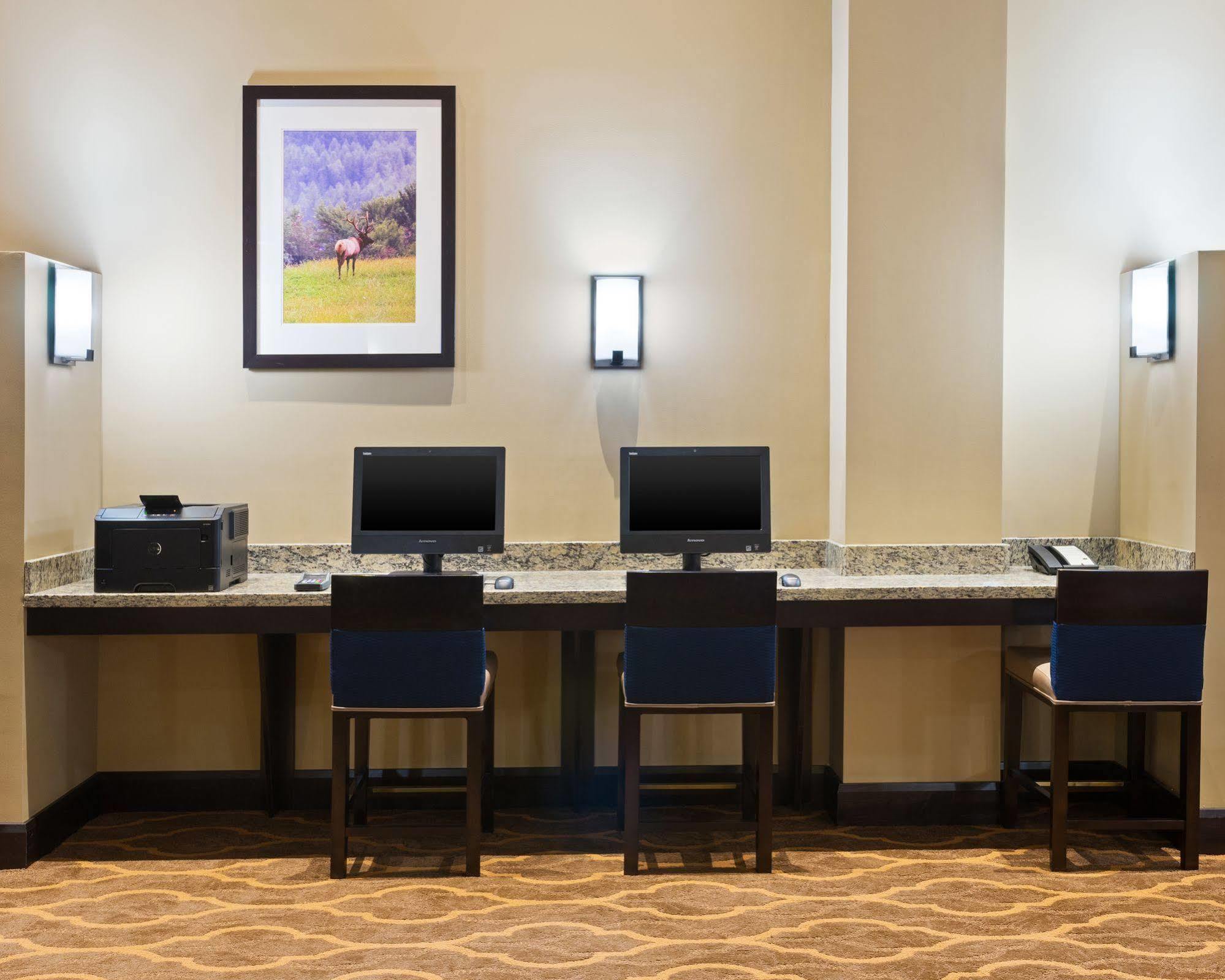 Comfort Suites Дюбуа Экстерьер фото